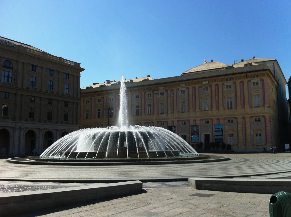 Palazzo Ducale di Genova visto da piazza De Ferrari
